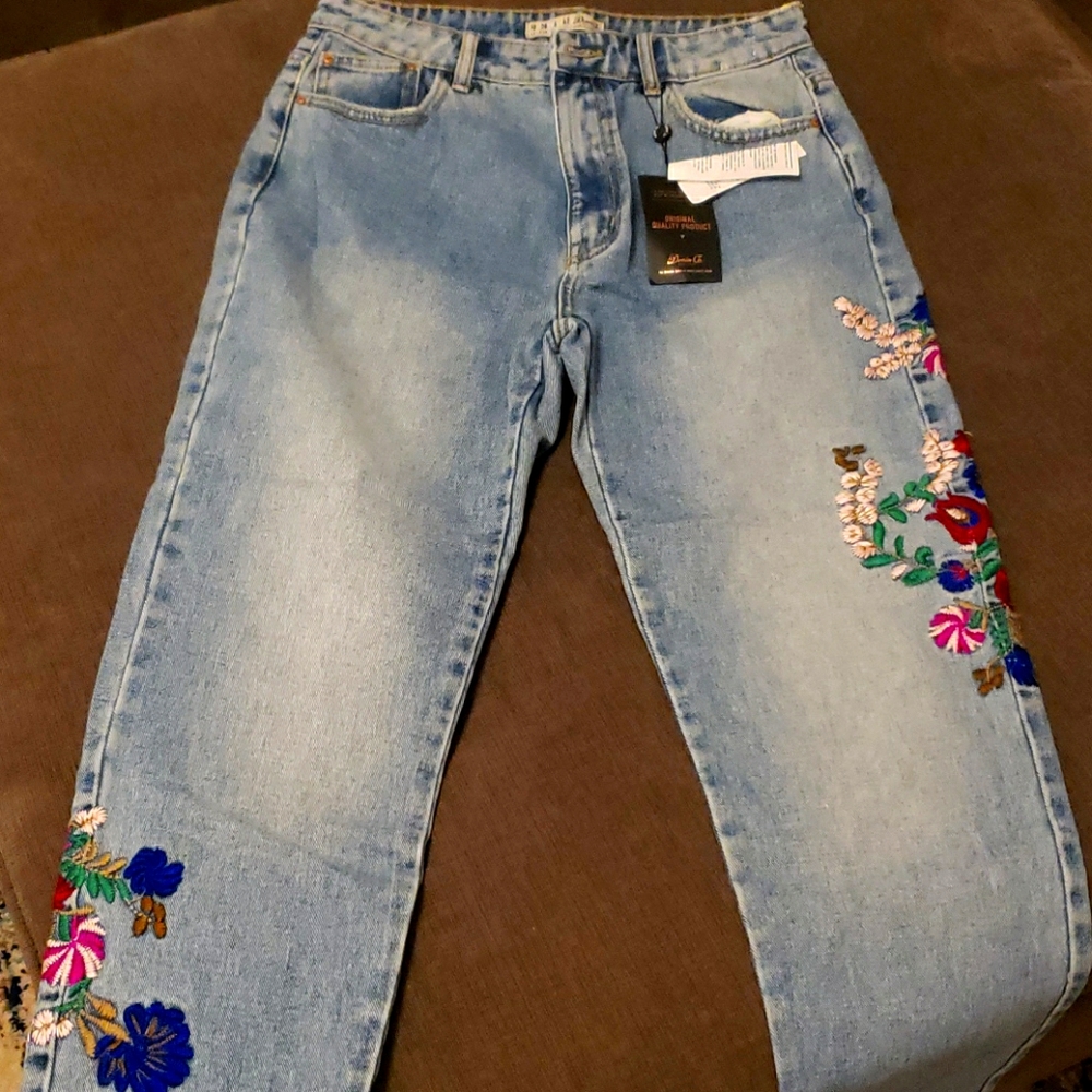 Denim Co. Embroidered Jeans